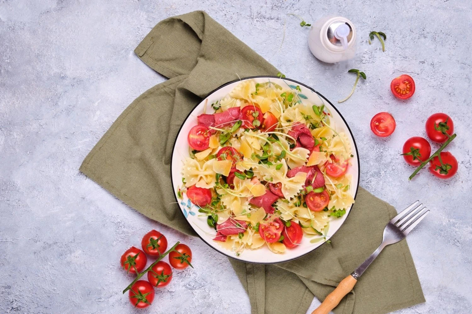 recette-pates-micro-pousse-tomate-bacon Micro-pousses-de-radis-pos affyla-frais van leaf sante bio alimentation nutrition cuisine ecologie healthy