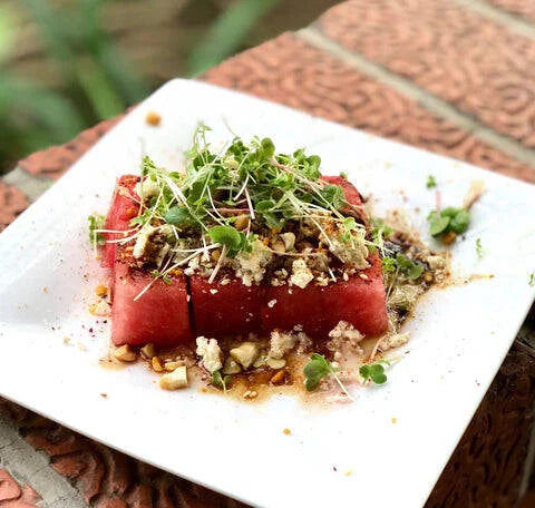Salade fraîche de pastèque avec feta, noix et micro-pousses Van Leaf - Recette santé et rapide bio alimentation nutrition cuisine écologie healthy