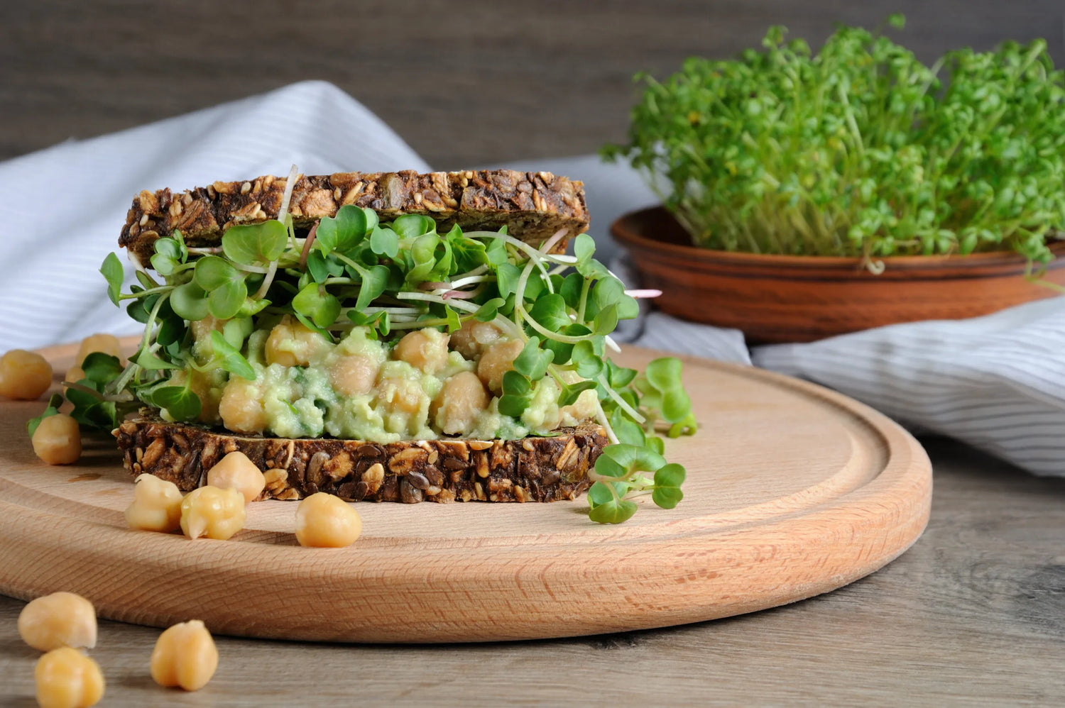 Sandwich healthy avocat pois chiches et micro pousses Van Leaf pour vitalité et digestion